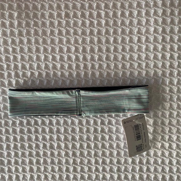 ivivvc by Lululemon Back 2 Back Headband - Picture 4 of 6